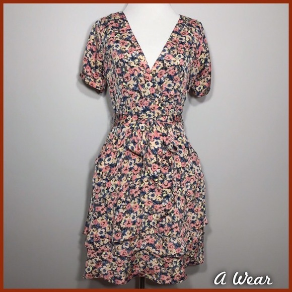 A Wear Floral Dress - Picture 2 of 5
